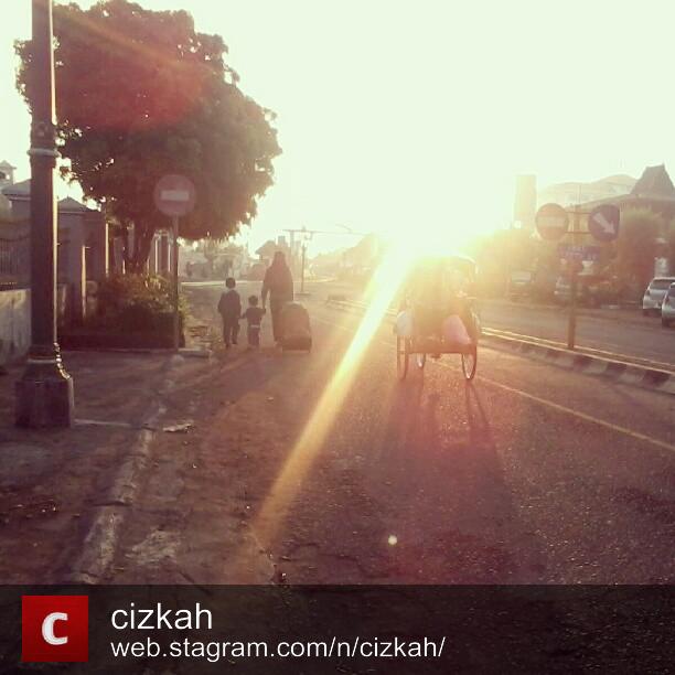 tugu-jogja stasiun tugu jogja
